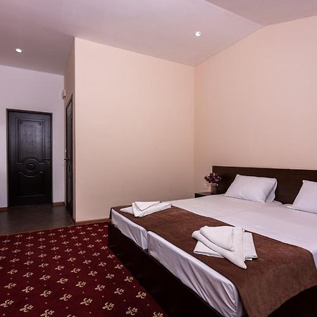 Hotel Nikopoli On Vodopadnaya 21А New Athos ภายนอก รูปภาพ