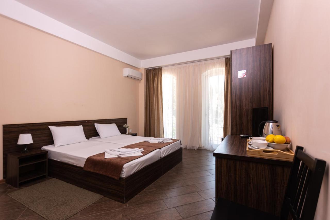 Hotel Nikopoli On Vodopadnaya 21А New Athos ภายนอก รูปภาพ