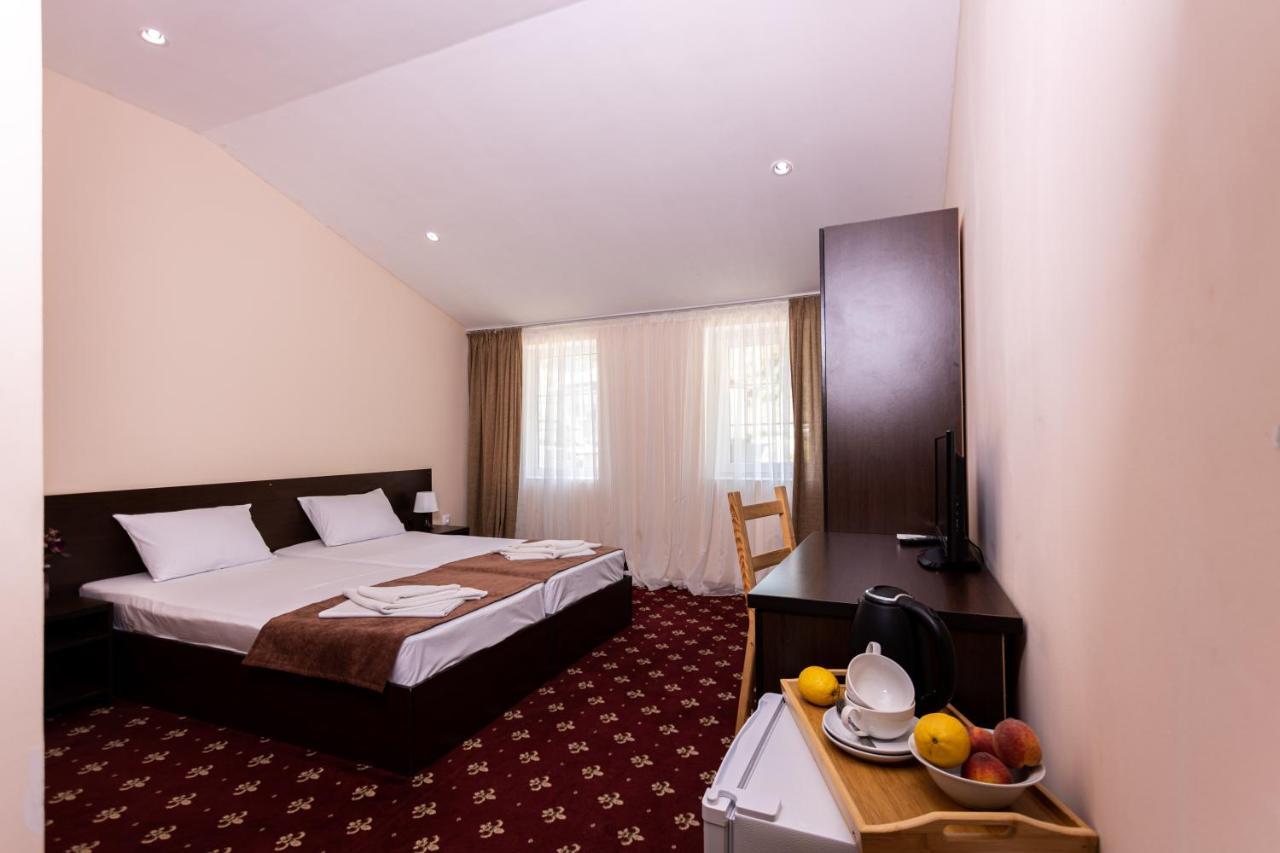 Hotel Nikopoli On Vodopadnaya 21А New Athos ภายนอก รูปภาพ