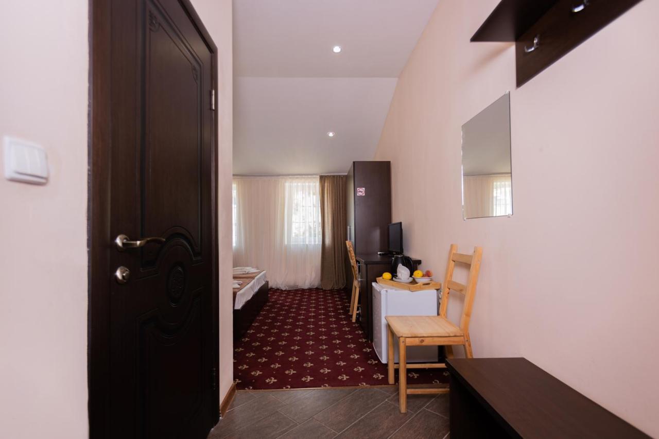 Hotel Nikopoli On Vodopadnaya 21А New Athos ภายนอก รูปภาพ