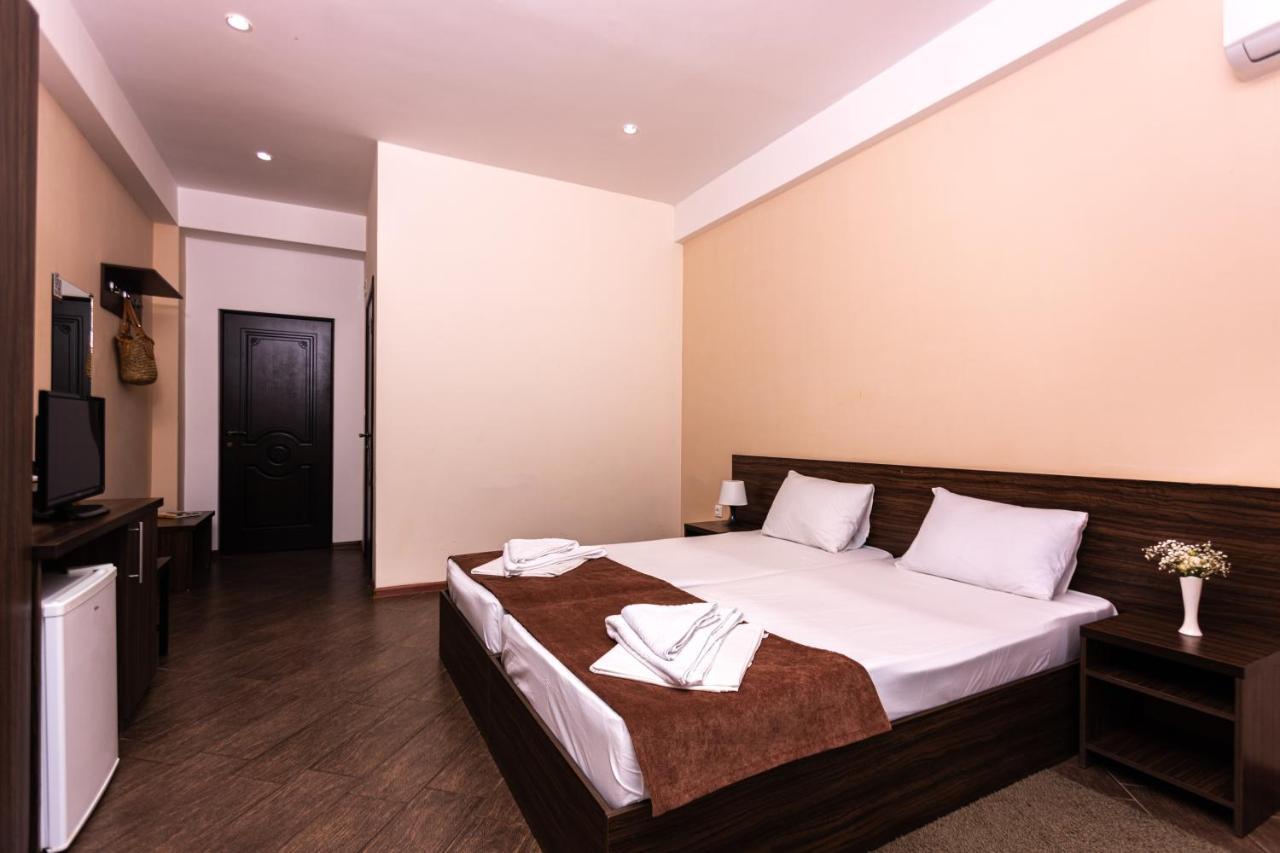 Hotel Nikopoli On Vodopadnaya 21А New Athos ภายนอก รูปภาพ