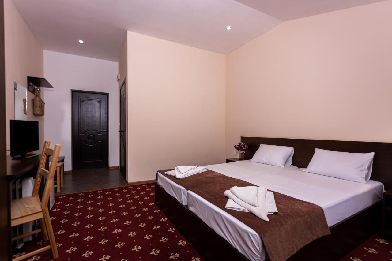 Hotel Nikopoli On Vodopadnaya 21А New Athos ภายนอก รูปภาพ