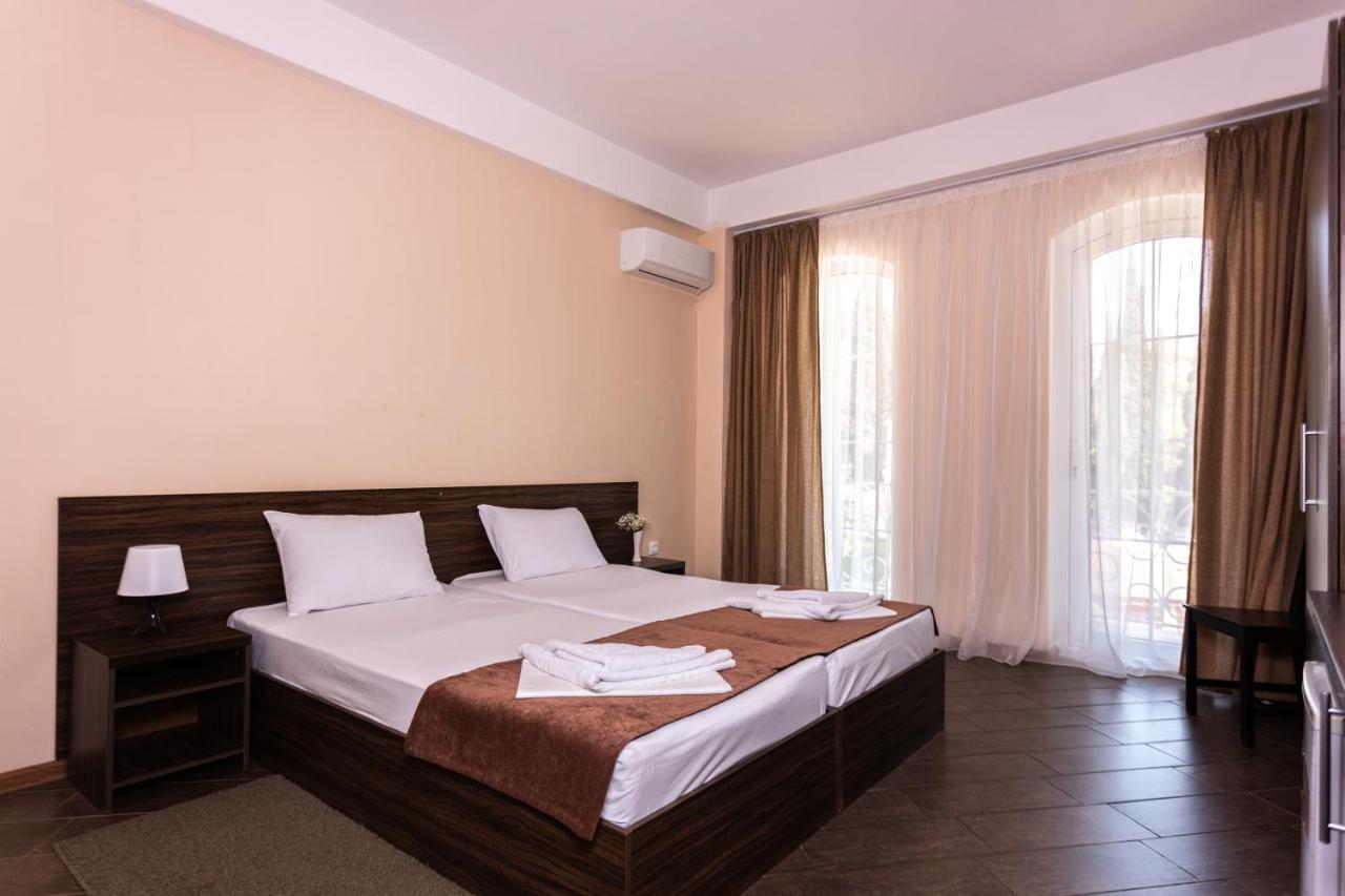 Hotel Nikopoli On Vodopadnaya 21А New Athos ภายนอก รูปภาพ