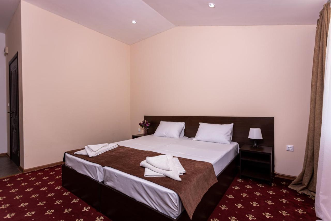Hotel Nikopoli On Vodopadnaya 21А New Athos ภายนอก รูปภาพ