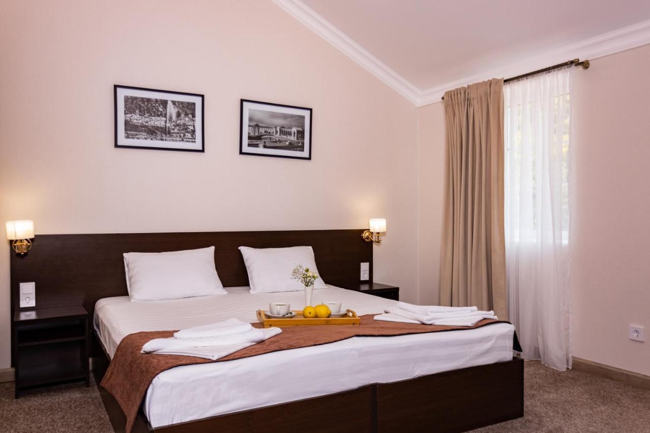 Hotel Nikopoli On Vodopadnaya 21А New Athos ภายนอก รูปภาพ
