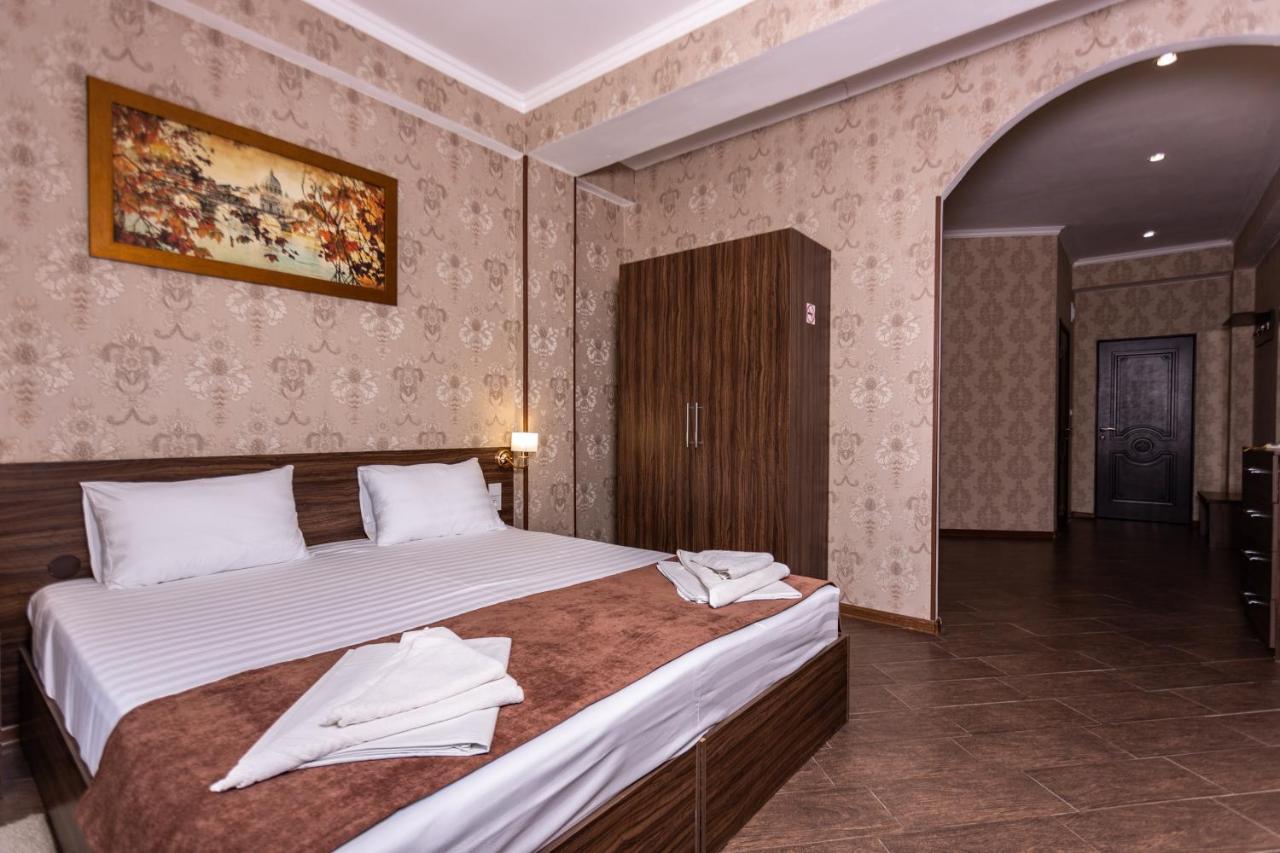 Hotel Nikopoli On Vodopadnaya 21А New Athos ภายนอก รูปภาพ