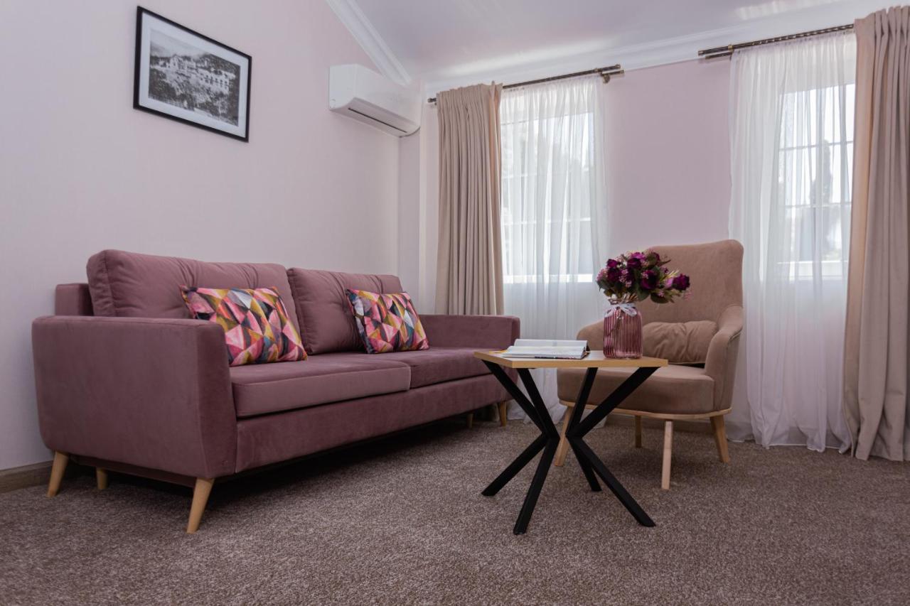 Hotel Nikopoli On Vodopadnaya 21А New Athos ภายนอก รูปภาพ